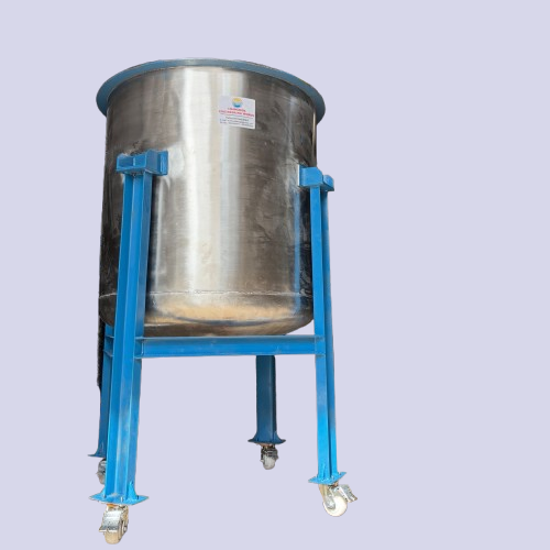SS Storage Tank fabricated by Chamunda Engineering Works